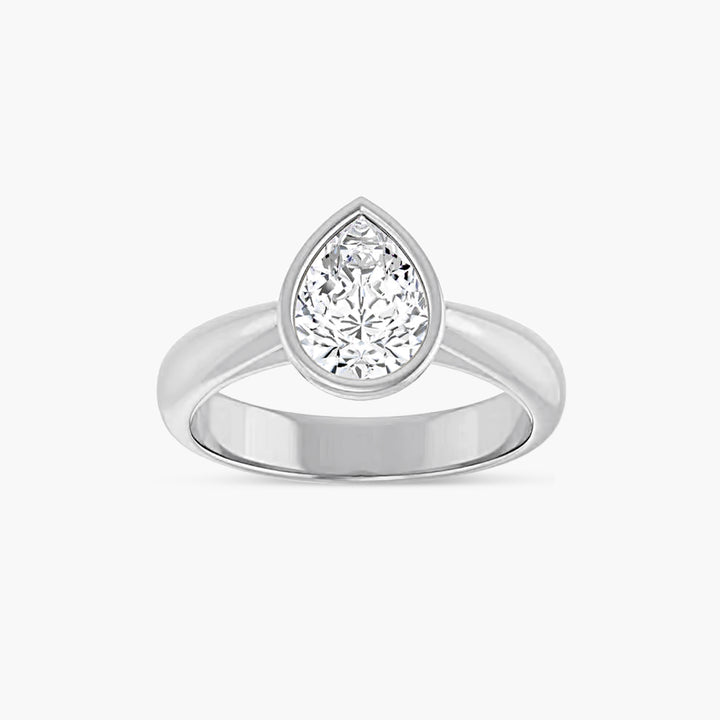 The Bezel-Set Esmé  Pear