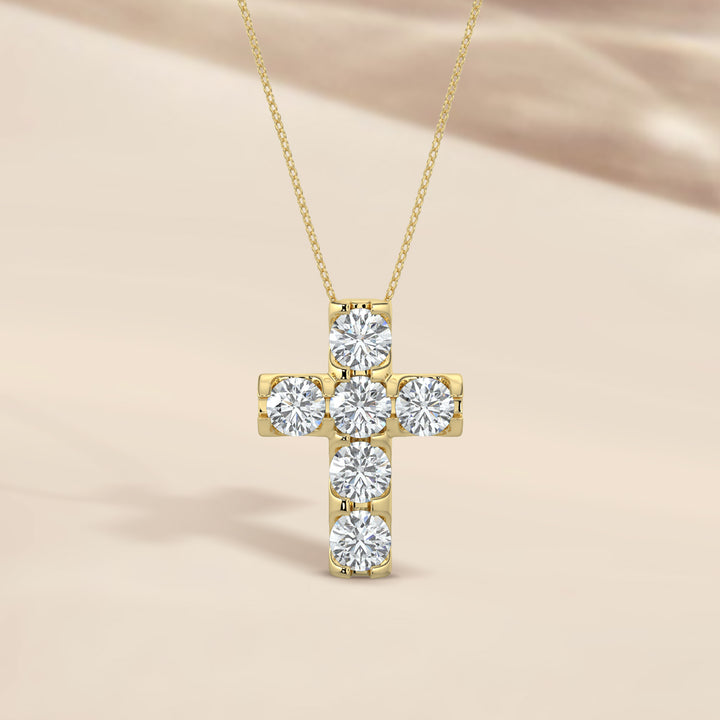 1.00 CTW Cross Diamond Pendant With Chain